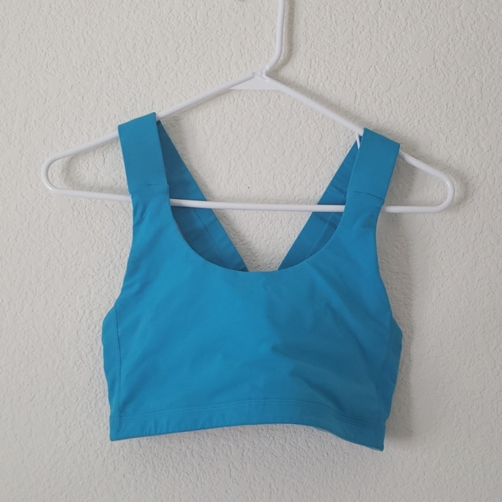 Blue lululemon sports bra